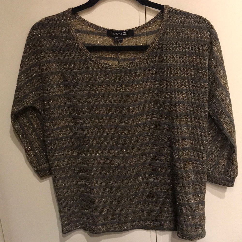 ✨Forever 21✨3/4 Dolman Sleeve Sheer Shirt